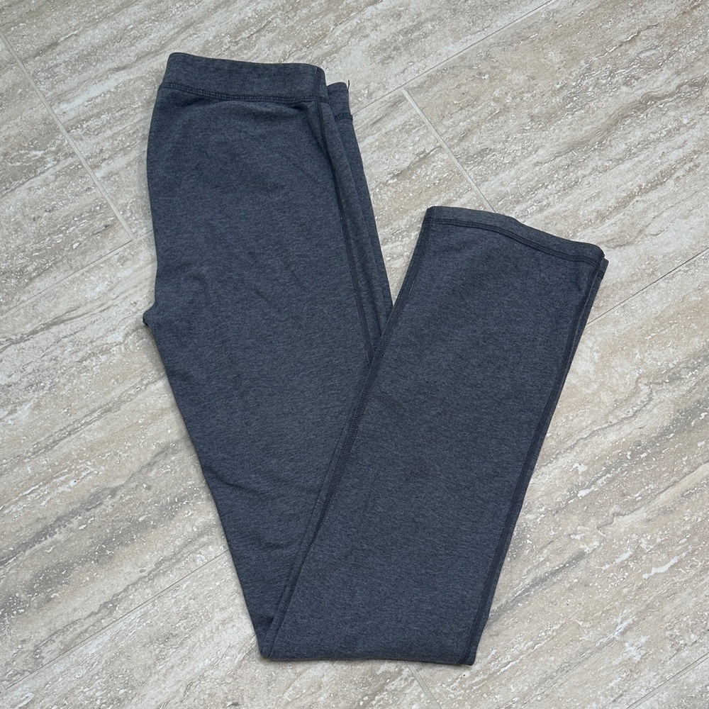 Under Armour heathered, gray straight leg leggings